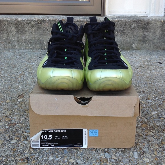 Nike Foamposite Pro "Electric Green" - Picture 2 of 5